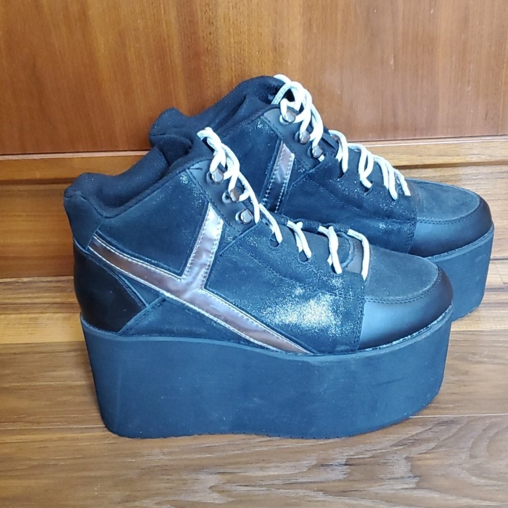Y.R.U. Qozmo Hi Light Platform Sneakers